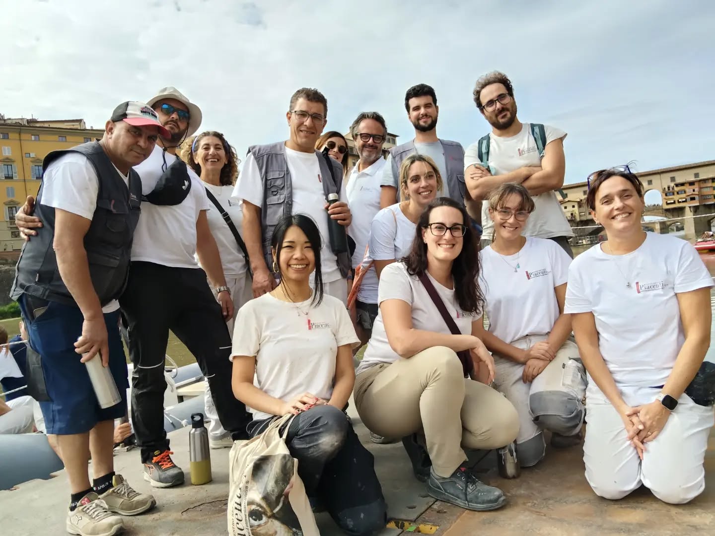 Squadre sorridenti con viste speciali ✨️🎨
Team Ponte Vecchio e team Grandi Uffizi al completo 🤍

#Piacenti #restauroarte #Conservazione #PonteVecchio #uffizi