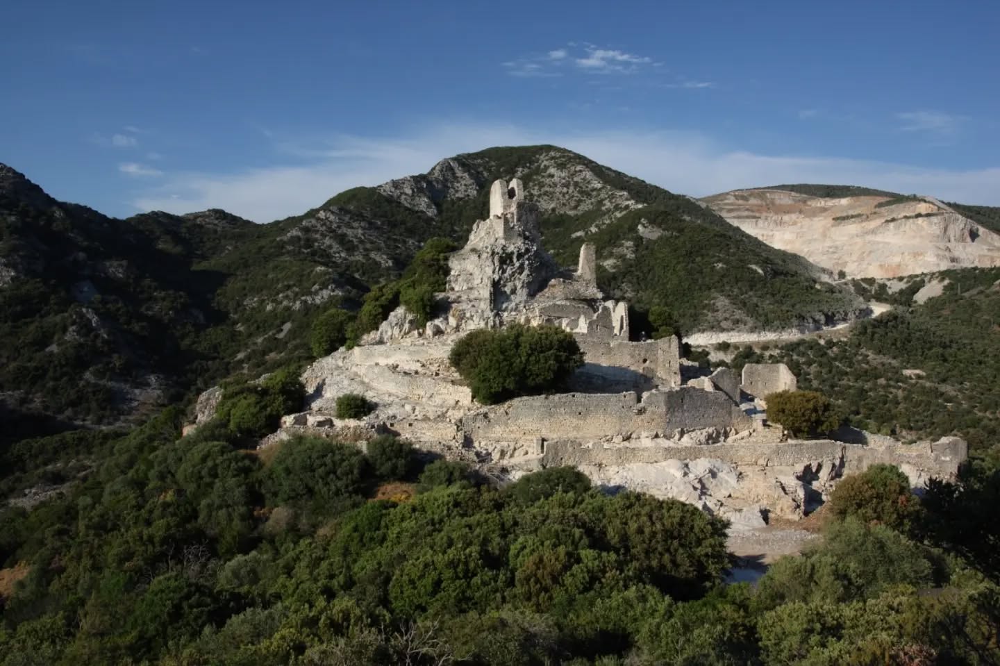 🏰 La storia torna a vivere: @piacentispa al lavoro alla Rocca di San Silvestro.

Siamo orgogliosi di aver avviato i lavori di restauro della Rocca di San Silvestro, nel Parco Archeominerario di San Silvestro, a Campiglia Marittima (LI).

Un luogo straordinario, nato intorno all’anno Mille per volontà dei conti della Gherardesca, dove castello e attività mineraria raccontano secoli di storia, lavoro e vita quotidiana.

Oggi, questa antica rocca continua ad affascinare visitatori da tutto il mondo, custodendo il fascino di un luogo in cui il tempo sembra essersi fermato.

Il nostro compito è contribuire a preservare questo patrimonio unico, attraverso un intervento che unisce competenza, sensibilità e rispetto per la storia, per tramandarlo alle generazioni future.

Un progetto realizzato per Società Parchi Val di Cornia S.p.A., stazione appaltante, che ci vede impegnati in una sfida importante: prendersi cura del passato per costruire il futuro. 🏛️